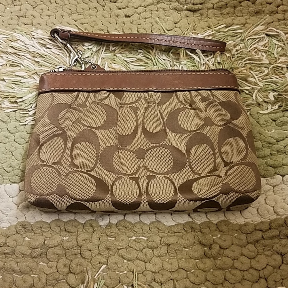 Coach wristlet - Picture 2 of 7